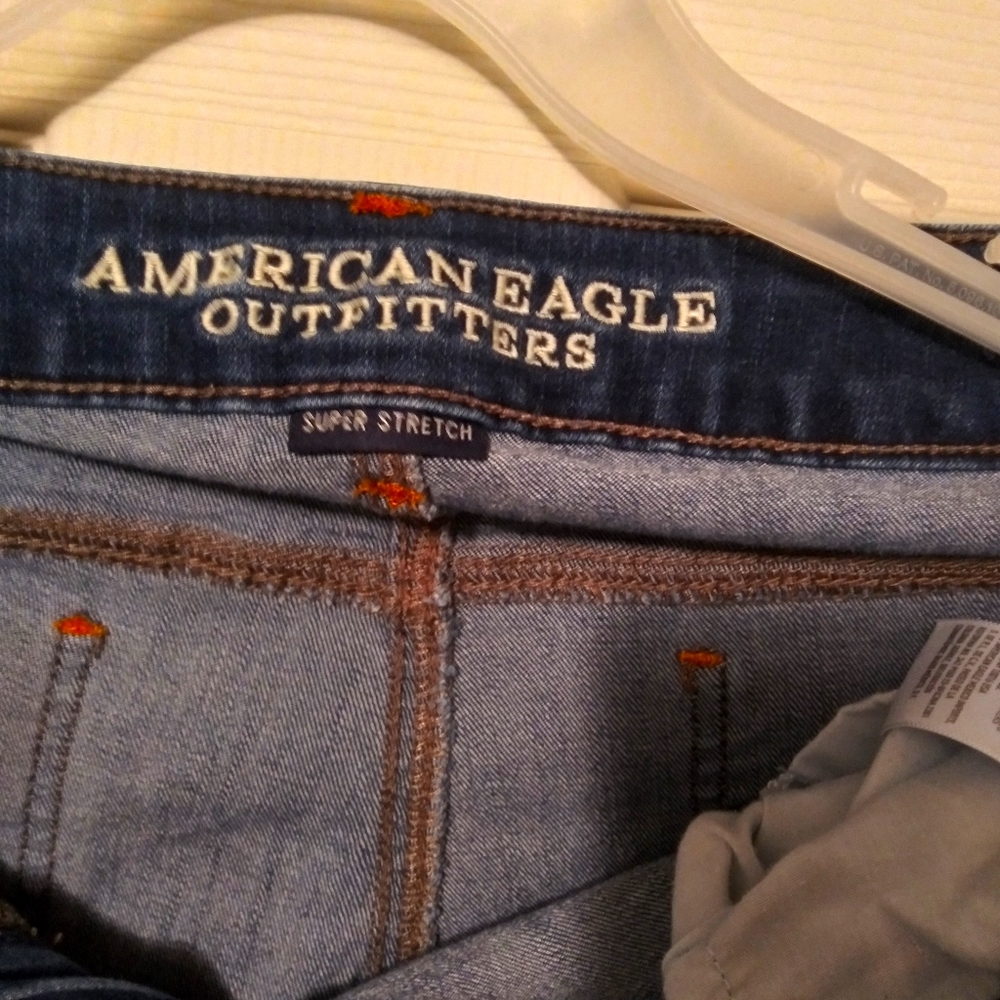 AE Straight Jeans super cute😍😍